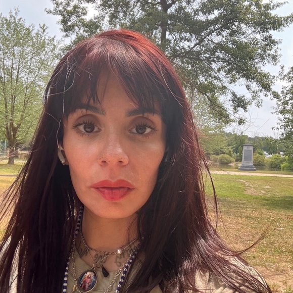 Meet your Posher, drea - Picture 4 of 12